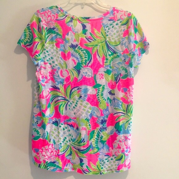 New Lily Pulitzer Etta V-Neck Top - Short Sleeve Cotton T-Shirt size Medium - Picture 8 of 11